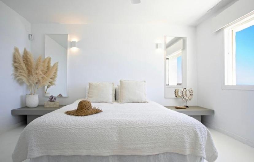 Sea Views! 3 Bedroom Villa, Sleeps 6 Villa *